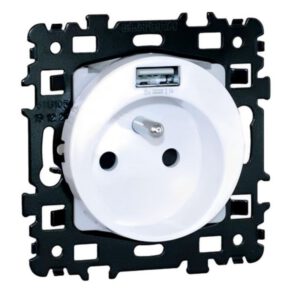 60256 EUR'OHM SQUARE Prise de courant 2P+T + USB A blanc
