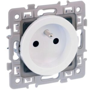 60257 EUR'OHM SQUARE Prise de courant 2P+T spéciale rénovation à griffes blanc