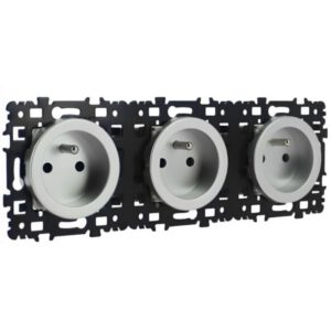 60487 EUR'OHM SQUARE Triple prise de courant 2P+T précablée Silver